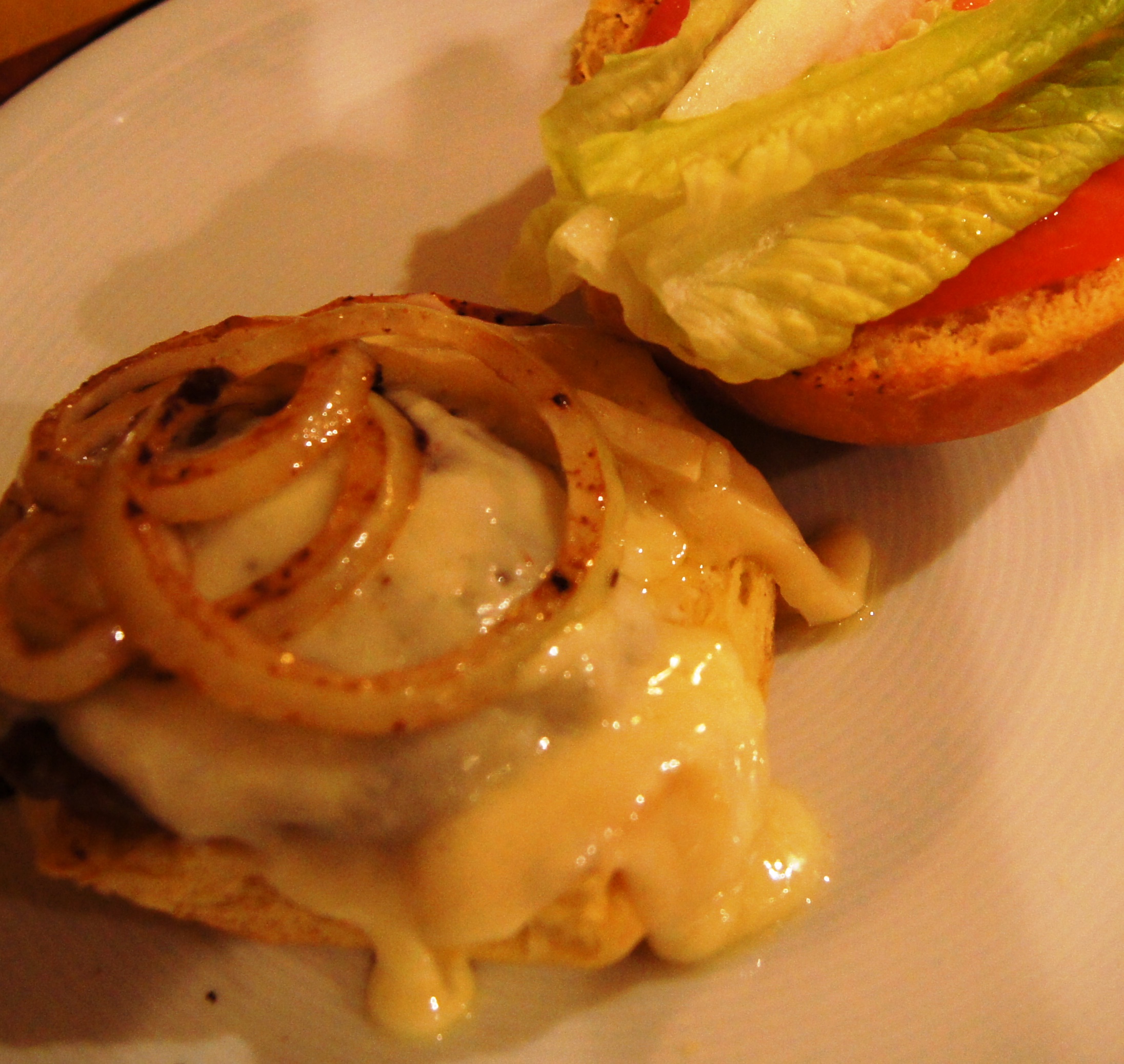 Racletteburger – the indoor burger on the Raclette Grill